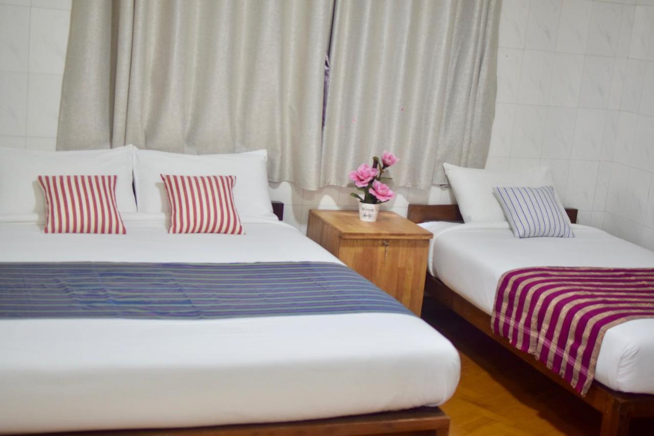 Celia Hostel Mandalay Exterior photo